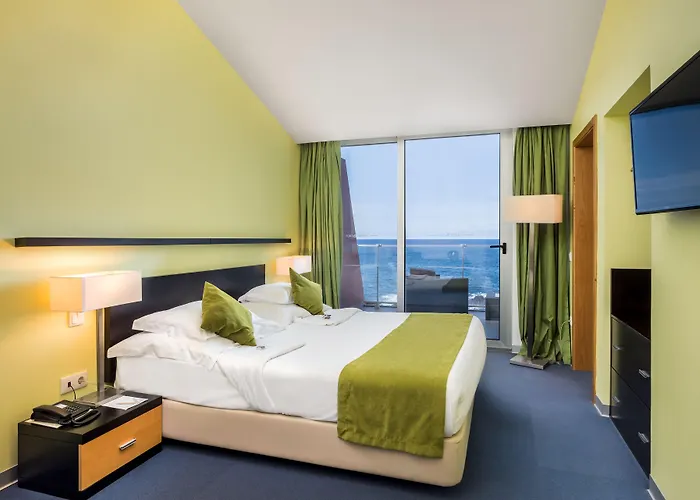 Aqua Natura Madeira Hotell 4*